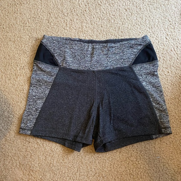 Bundle of workout shorts various brands - Picture 7 of 11